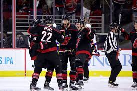 Les Hurricanes de la Caroline ont battu les Penguins de Pittsburgh 3-2